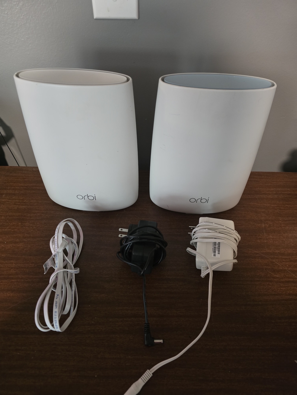 NETGEAR Orbi Router RBR50 and Satellite RBS50 Home Mesh WiFi AC3000 - Picture 1 of 10